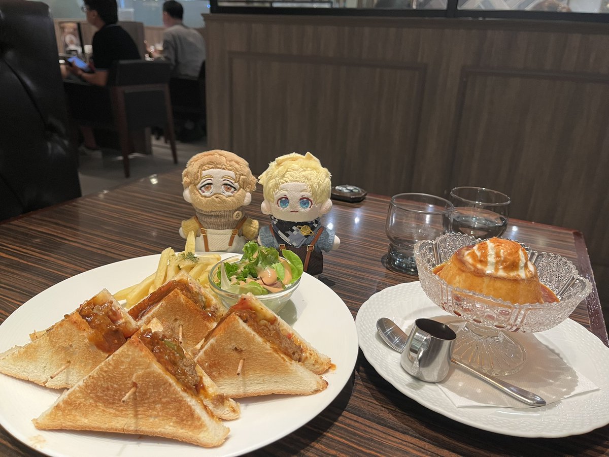 BetweenOrbit's tweet photo. 不論是三明治還是蒙布朗熱蛋糕都超好吃的～有了這些照片，感覺明天有認真寫稿的動力了！ https://t.co/vE9M1DiyZn