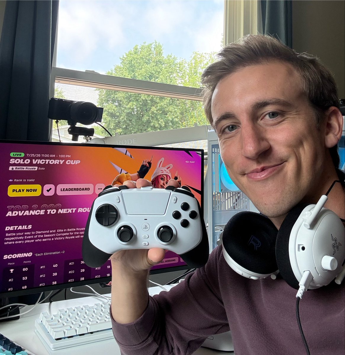 RodeyBros's tweet photo. Making my full return back to Fortnite competitive content as a part of @TeamRazer! Solo Victory Cup live nowβ¦the content is back #TeamRazer #RazerPartner https://t.co/5PAr8yP2yj