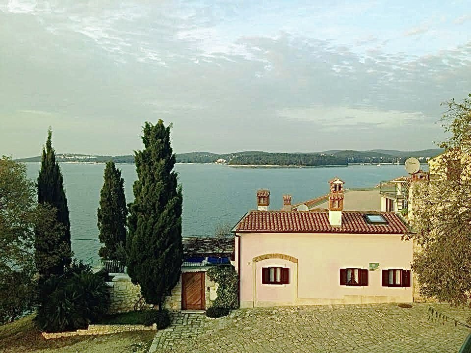 HarriganCath's tweet photo. @DailyPicTheme2 #idyllic Rovinj, Croatia
IMO any place overlooking the romantic Adriatic Sea.
#DailyPictureTheme https://t.co/4htAjq0yW6