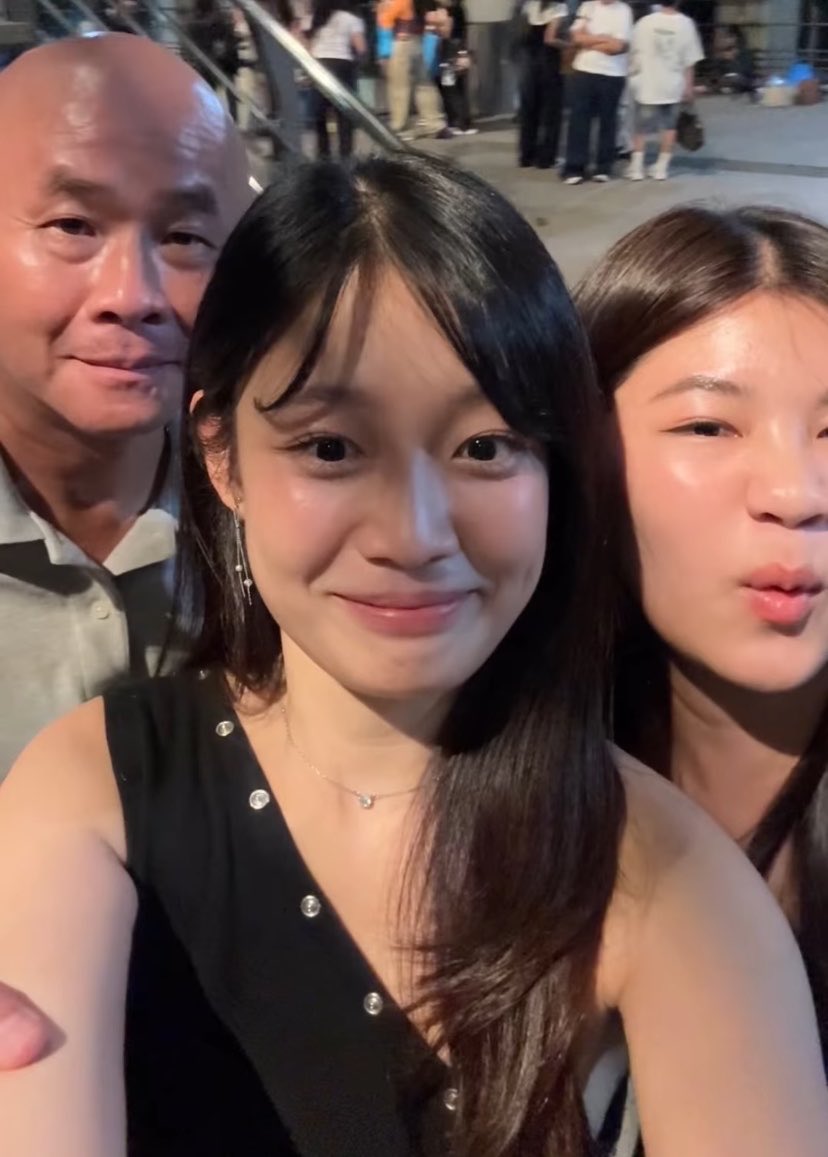 kh1ovele's tweet photo. ป๊าอ๊อก พี่เนย เจ้จีน ㅠㅡㅠ 🏡🤍🤲🏻✨ https://t.co/T0zzxEgb0i