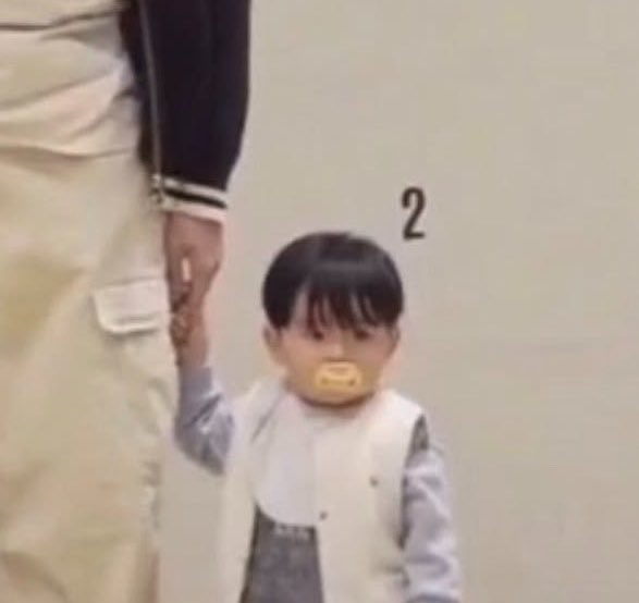 yoonchocooo's tweet photo. 유준아 너 생각보다 짤이 많구나?
ㅋㅋㅋㅋㅋ귀여워 https://t.co/QWqnJcaPep