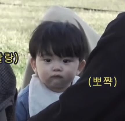 yoonchocooo's tweet photo. 유준아 너 생각보다 짤이 많구나?
ㅋㅋㅋㅋㅋ귀여워 https://t.co/QWqnJcaPep