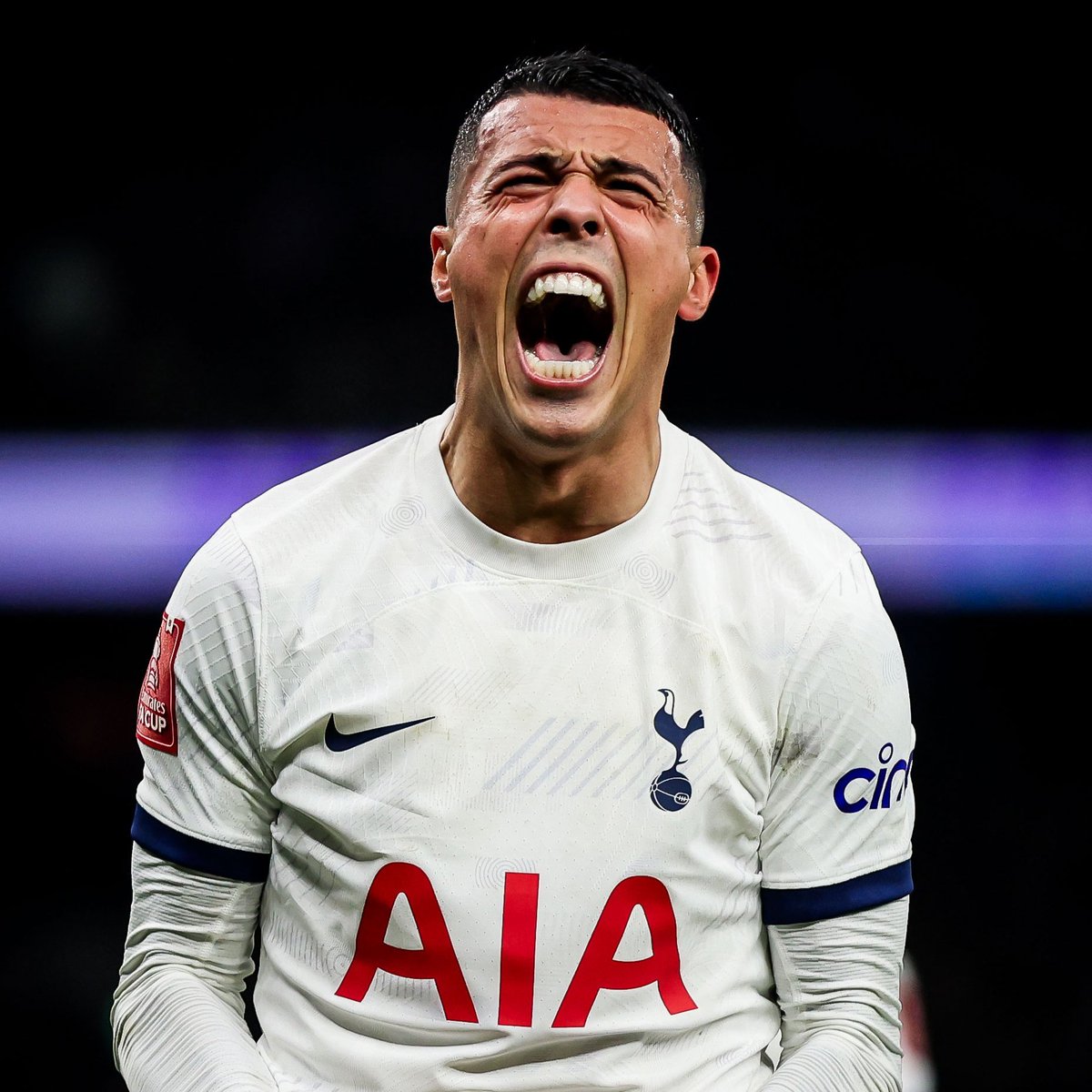 TheMatchdayHQ's tweet photo. 🚨🇪🇸 | 𝐁𝐑𝐄𝐀𝐊𝐈𝐍𝐆: FC Barcelona are CONSIDERING a move for Tottenham Hotspur defender Pedro Porro this summer. 👀

 [@fichajesnet] https://t.co/H8SrzuCDWo
