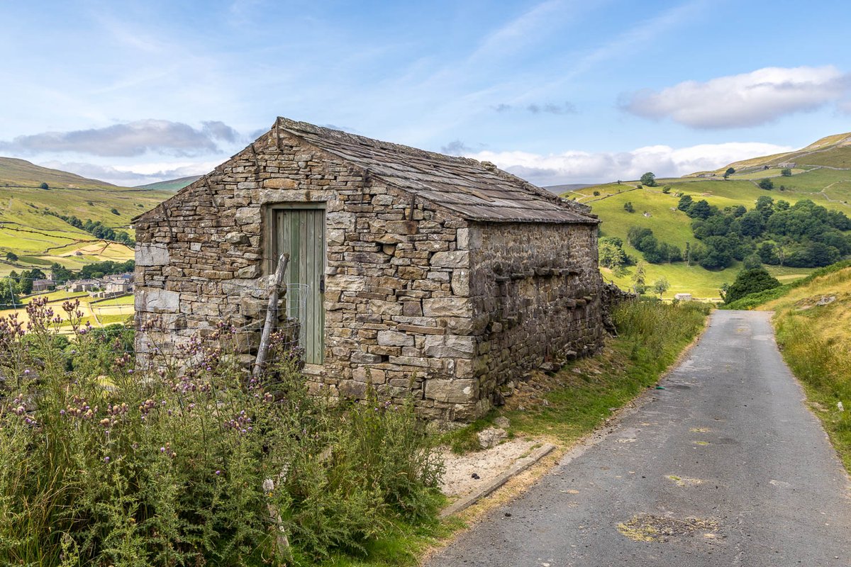andrewswalks's tweet photo. Old stone barns on yesterday's walk in Swaledale, now on my site here:
https://t.co/J4tFtyscZ0 https://t.co/tPpUSahqyo