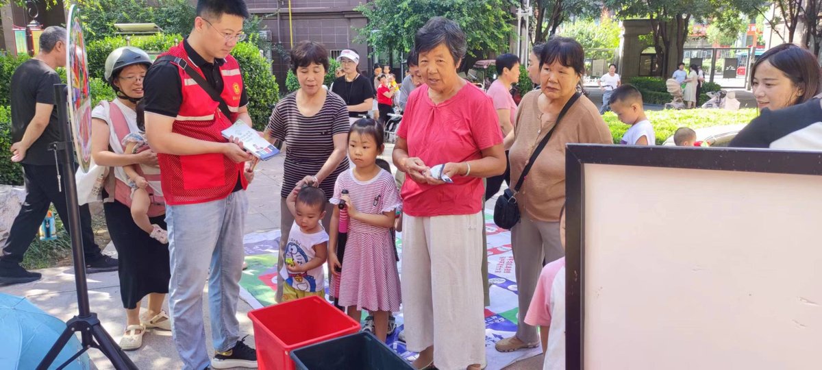 Litkicksss's tweet photo. [Neighborhood Clean-Up Day this Sat 9am at Central Park! Bring gloves u0026 water, let's spruce up our community together. Everyone welcome!]， https://t.co/yfM00SZVRn