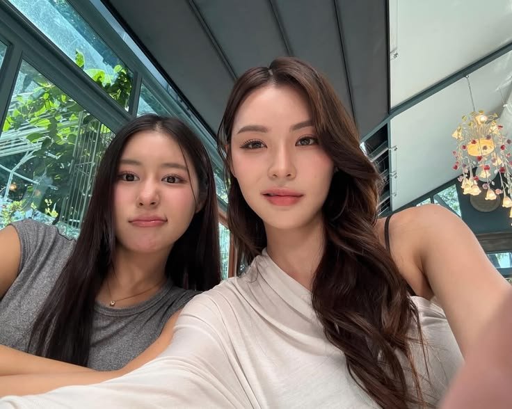 yuriepilled's tweet photo. where are my #kapookciize and #lipsoul enjoyers at? sana gets niyo ako https://t.co/eZOrOGX35r