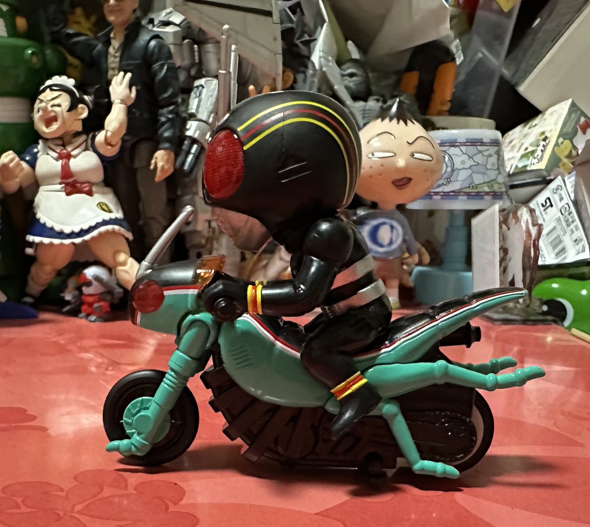 anryuu2012's tweet photo. カッとびライダー
ブラック&amp;バトルホッパー🦗
令和に復活。ホッパーの脚部分は軟質。
そして唯一、うちに生き残ってる旧カッとびライダーのバトルホッパー。欲しかった理由はこれw
ブラック本体は多分従兄弟に上げたか捨てられた😭
大分、大きくなったね。
旧も復刻して欲しい・・😉 https://t.co/mRPg2Q3VMd