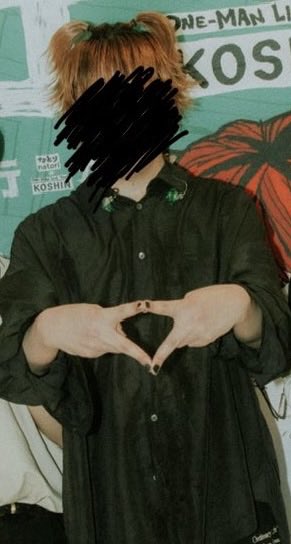 haritori131's tweet photo. 근데 손은 뭐예요? 마름모...? https://t.co/GCCkrBkXHT