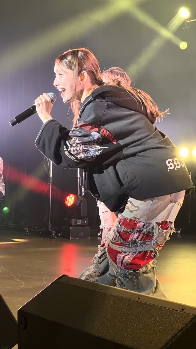 kaokome27's tweet photo. 真希ちゃん、亜美ちゃんありがとう🥰
とっても楽しいツアーでした😆✨
ダンサーのりんかちゃんみなみちゃんもありがとう💃
#ゴマキ #後藤真希 #鈴木亜美 https://t.co/1rt4nGBvDV