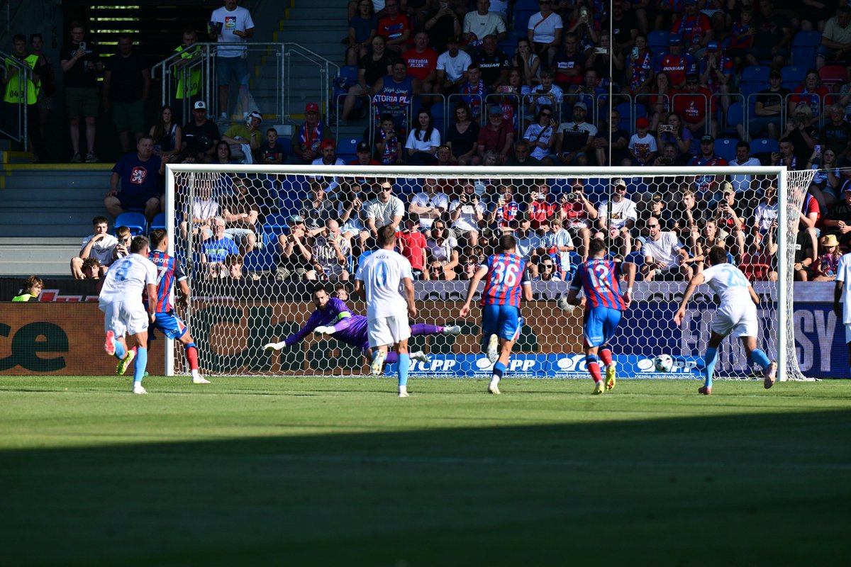 FCSlovanLiberec's tweet photo. ⏱️60' | #PLZLIB | 1:1
Jedeme dál! #FCSL https://t.co/BytA5zOPR3