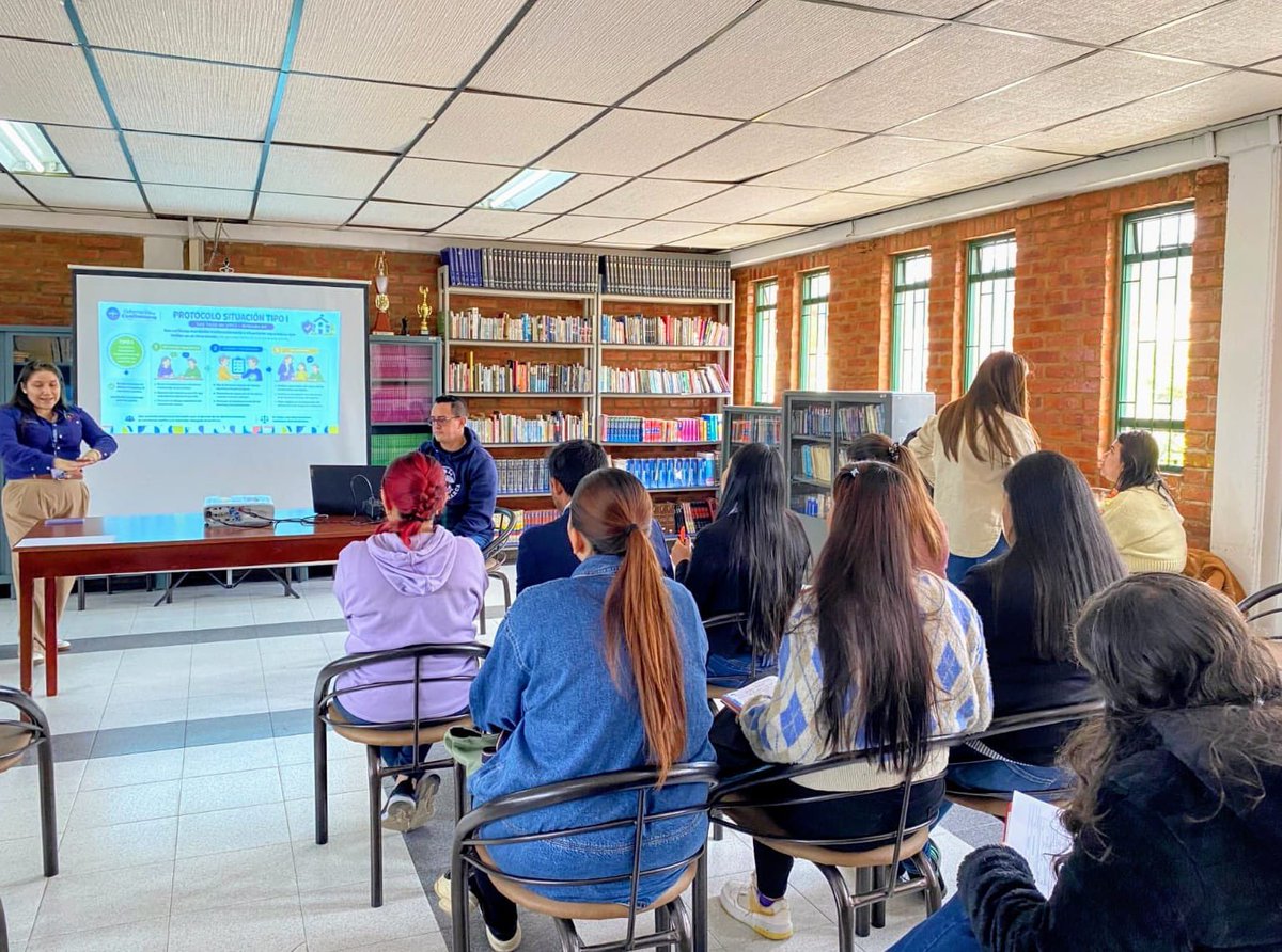 SecEducaCundi's tweet photo. Durante la jornada trabajamos en temas clave para fortalecer la gestión escolar: 🔹 Actualización de los Manuales de Convivencia. 🔹 Implementación de la Ruta de Atención Integral. 🔹 Reporte oportuno de situaciones en el SIUCE. https://t.co/CsuMt9QZeo