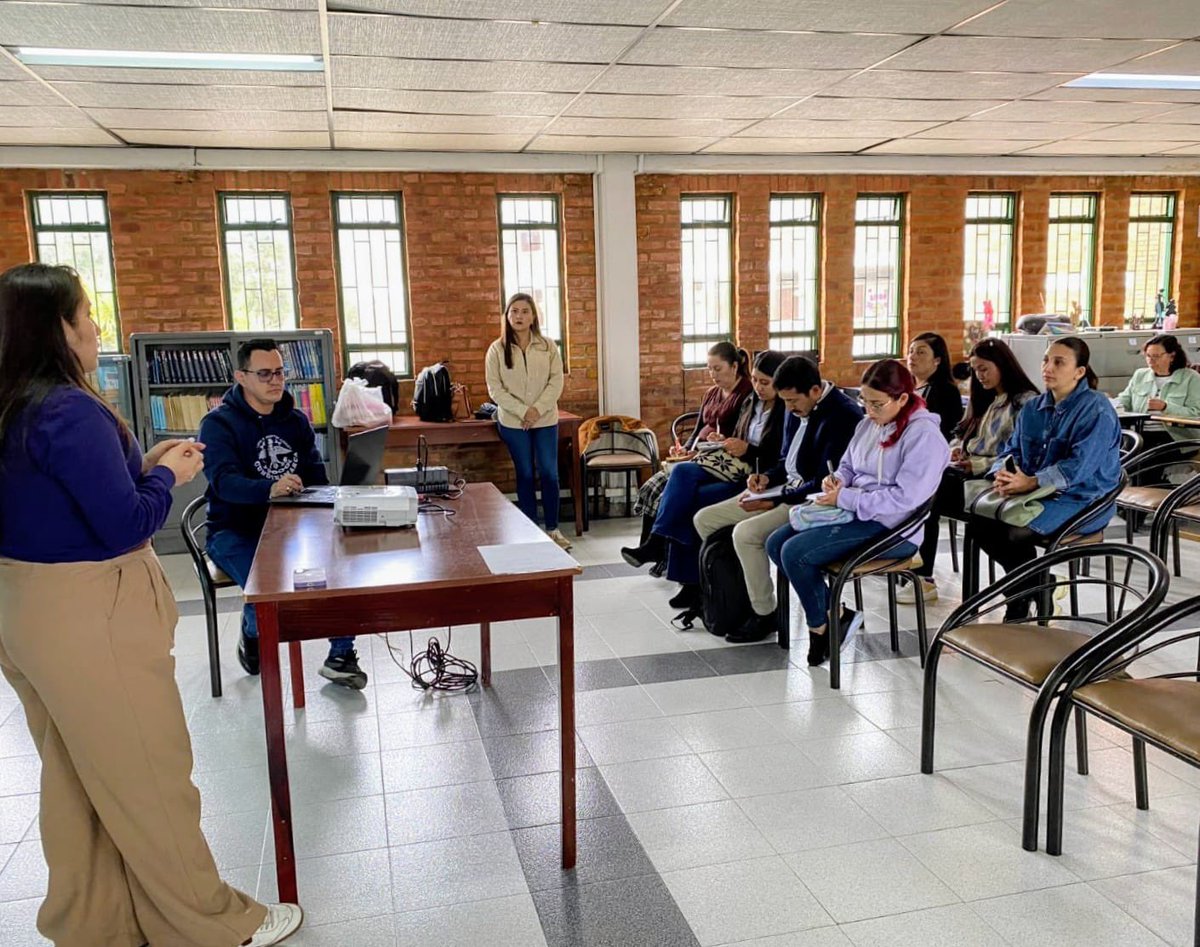 SecEducaCundi's tweet photo. Durante la jornada trabajamos en temas clave para fortalecer la gestión escolar: 🔹 Actualización de los Manuales de Convivencia. 🔹 Implementación de la Ruta de Atención Integral. 🔹 Reporte oportuno de situaciones en el SIUCE. https://t.co/CsuMt9QZeo