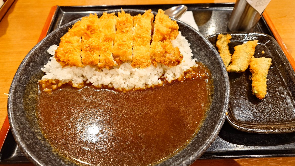 k_nekoi's tweet photo. #ねこグルメ
アイ甲帰りなのでカツカレーとアスパラ https://t.co/HrIzxe3ErI