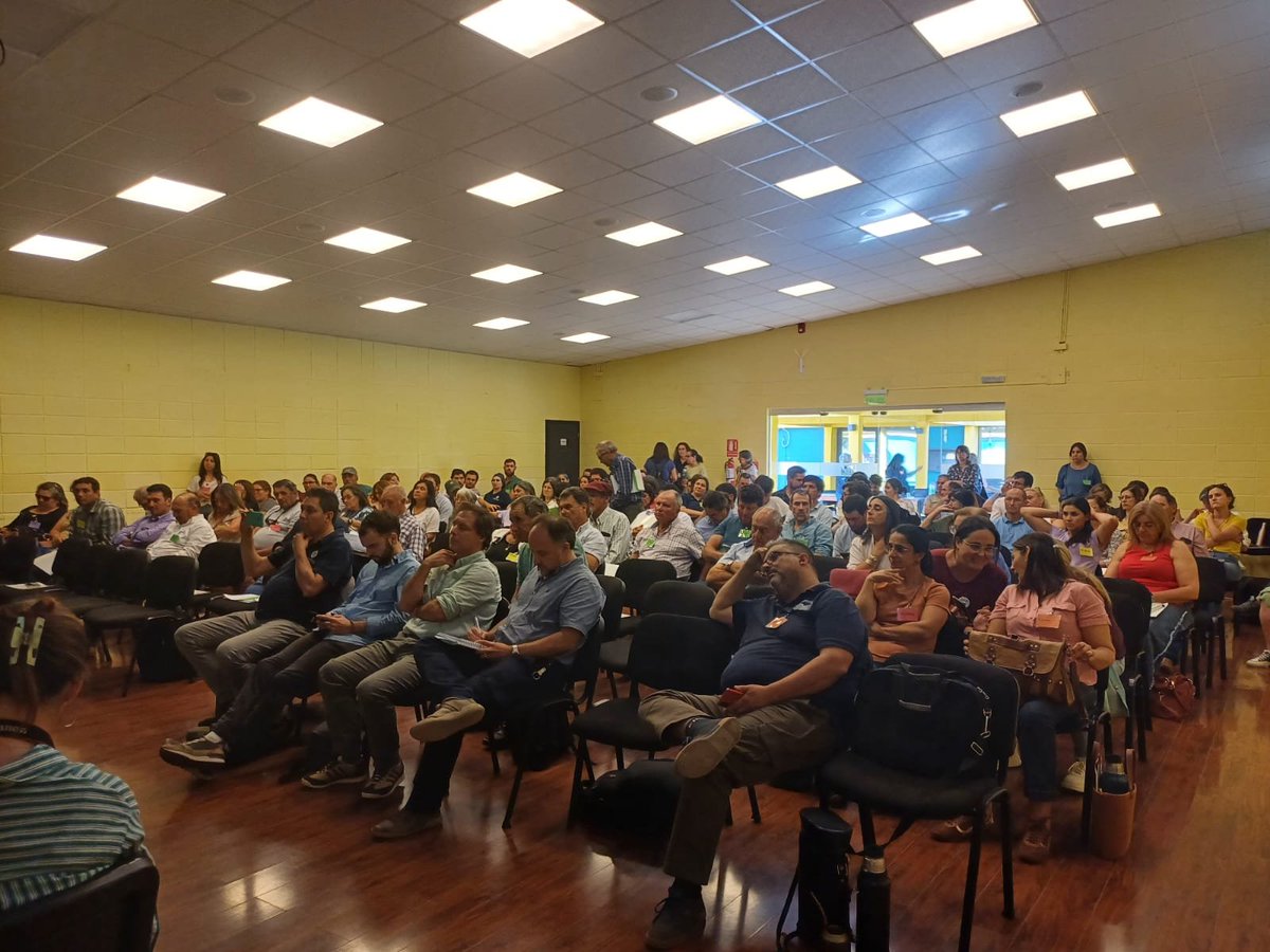 fsganga's tweet photo. En el día internacional de la Agricultura Familiar, un saludo a las familias productoras de alimentos de Uruguay y nuestra Latinoamerica. https://t.co/rmRSJjOcBJ