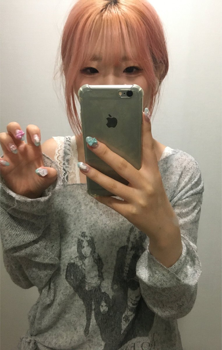 _kkoo_00's tweet photo. 요즘 무채색 옷 도전중임..⚫️ https://t.co/1A2uTYWI60