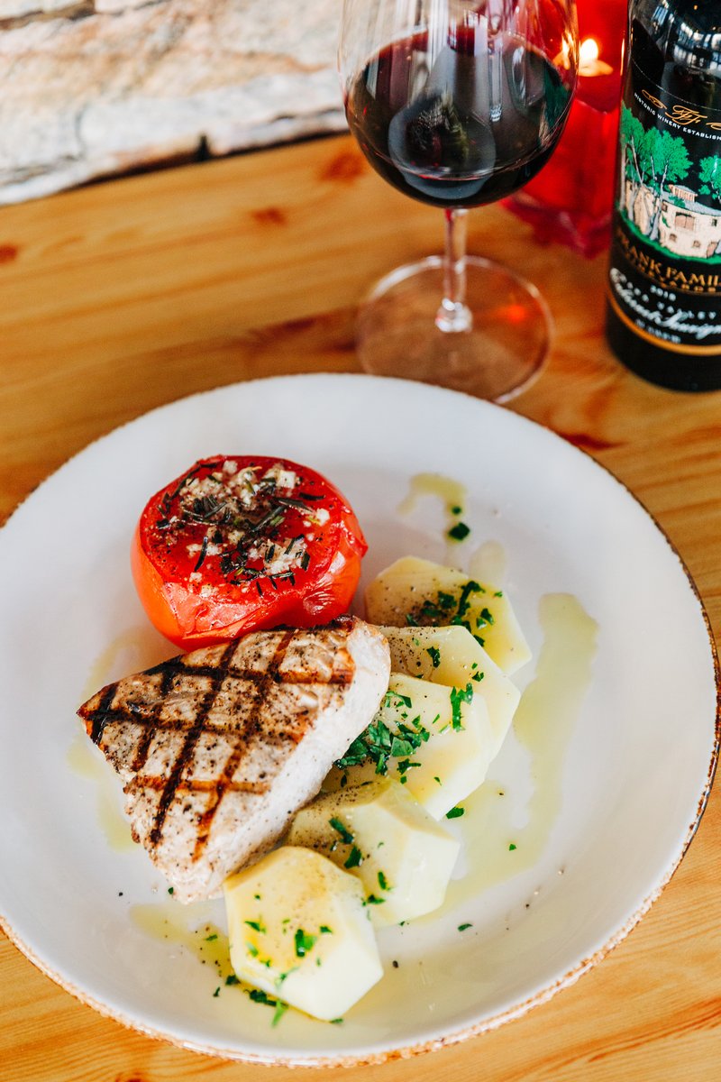 ilpomodoroCT's tweet photo. ☀️ Saturday is the perfect day to enjoy the fresh flavors of Italy at il Pomod`Oro!

From fresh seafood and house-made pastas to wood-fired pizzas and handcrafted cocktails, there's something for everyone to love.

We look forward to welcoming you! 🦞🍝🍷 https://t.co/1sC3zLqqCC