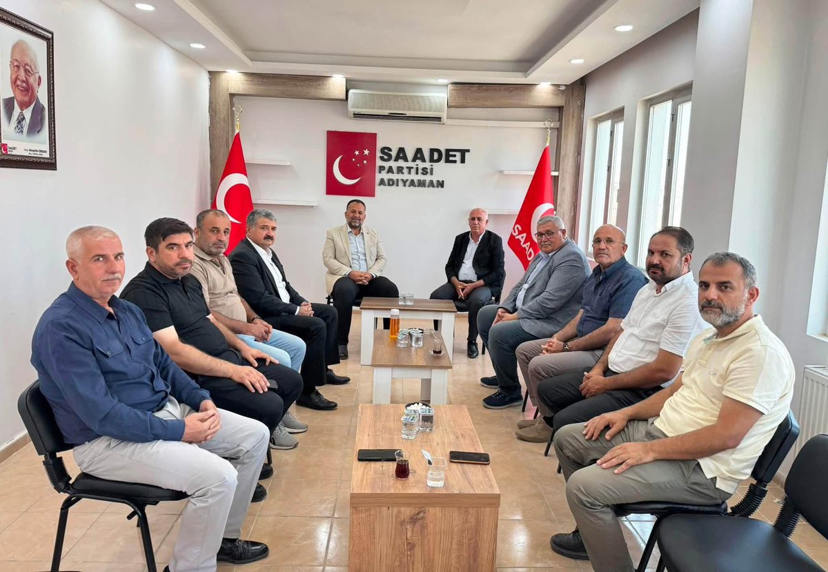 isumerresmi's tweet photo. Adıyaman Ziraat Odası Başkanımız Sayın Yaşar Özkan ve Kahta Ziraat Odası Başkanımız Sayın Fatin Rüştü Zorlu ile birlikte Saadet Partisi Adıyaman İl Başkanlığı görevine seçilen Sayın Haşim Asnuk’u ve yönetim kurulu üyelerine hayırlı olsun ziyaretinde bulunduk. https://t.co/H6FALqg3ok