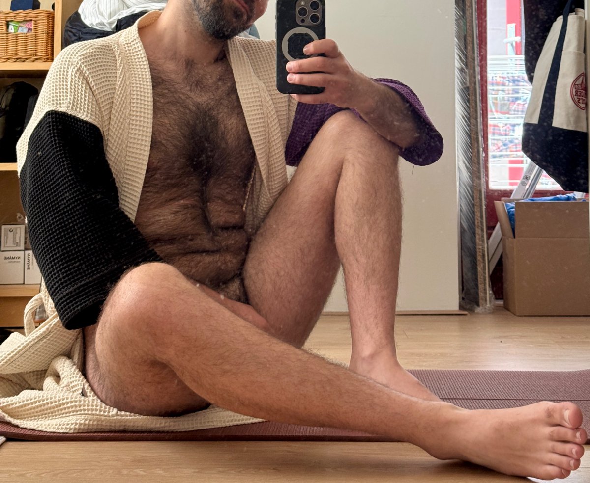 Designated0ne's tweet photo. Finished yoga https://t.co/YWEZDLt6TT