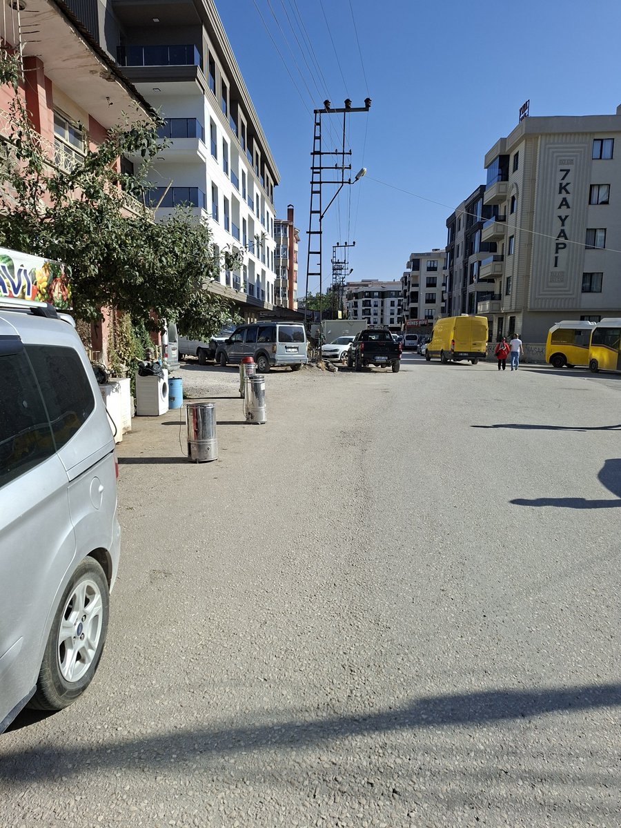 Dogancelik65's tweet photo. Şehir merkezinden 'büyüleyici' kareler.  İpekyolu Belediyesi tam bir facia. @ipekyolubeltr https://t.co/aj0mI3p1YU