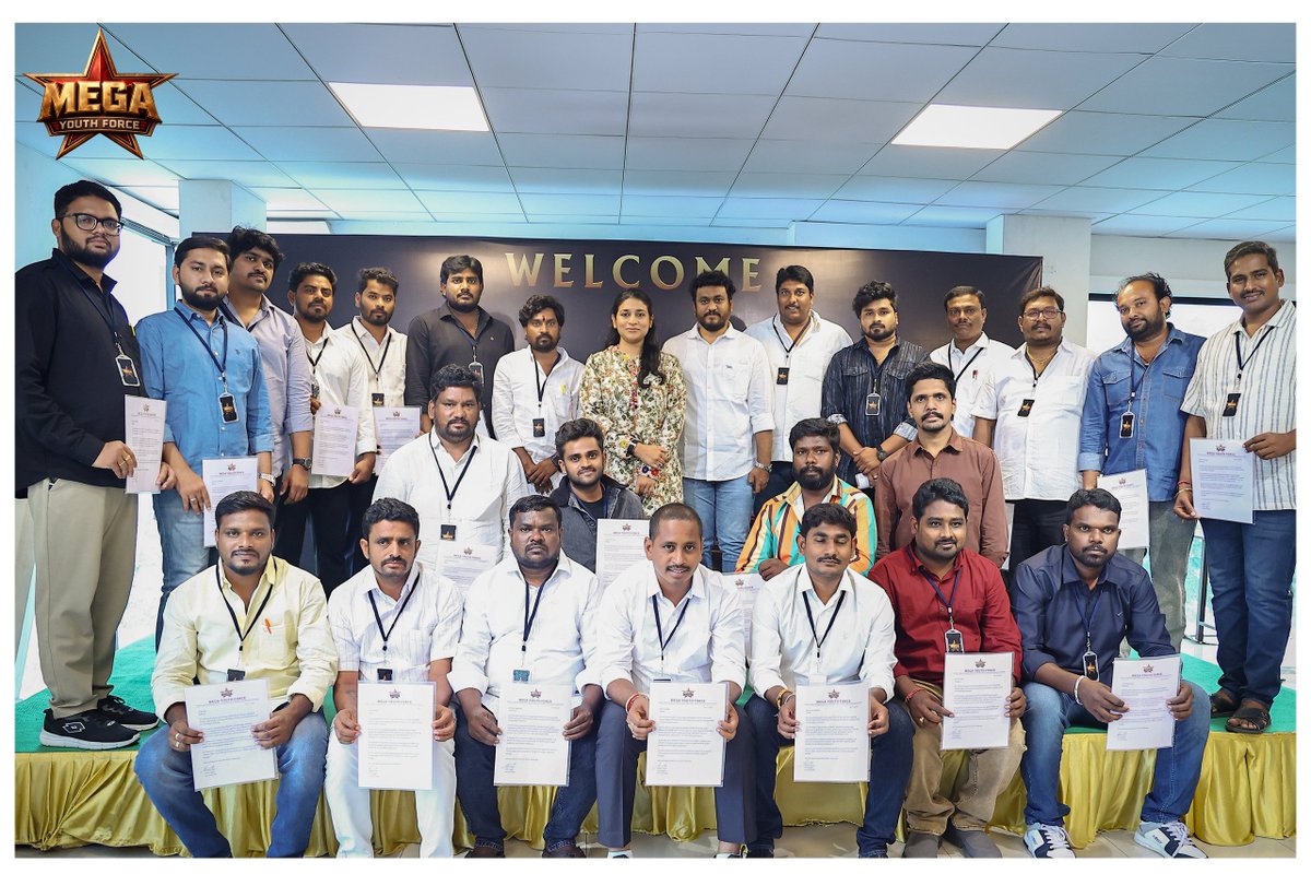 bobby_yedida's tweet photo. Here are a few moments from the Mega Youth Force Committee Announcement Meeting with our Founder President @sushkonidela garu and our dedicated team members. 💐

Wishing the entire team great success. May your work shine brighter, inspire positive change, and make a meaningful impact on society.

#MegaYouthForce #AndhraPradesh #Telangana