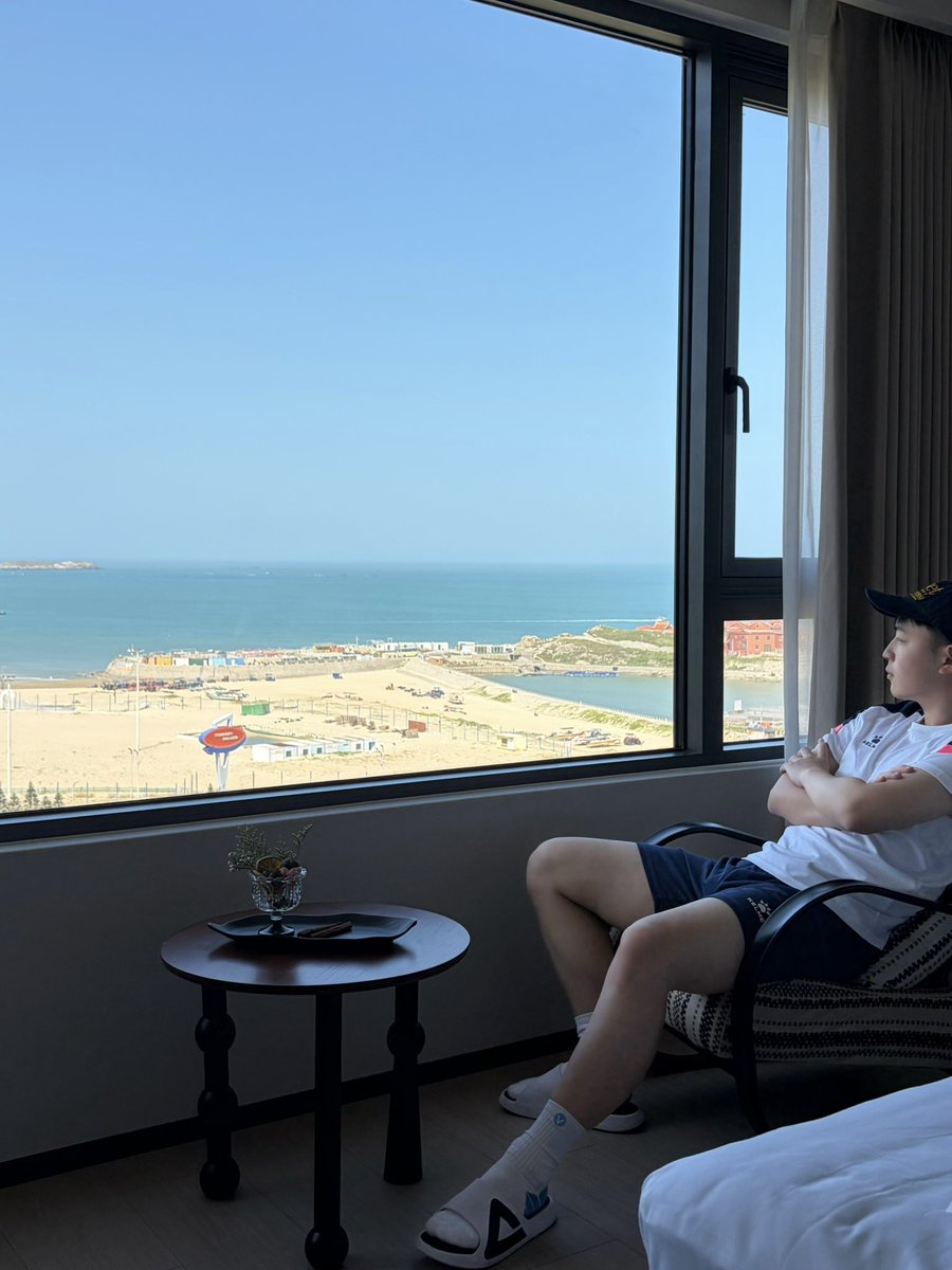 7YA_120's tweet photo. 想和你在海边散步 #男大 https://t.co/bMMwl5D9HL