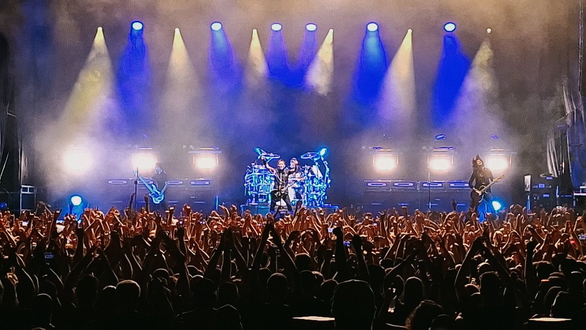 RockNRollTown's tweet photo. Godsmack | π»πππ πΈπ πΆπππππ - π»π’ππππππππ πππππππ
πΈ @Stevil_X
https://t.co/guNBaOsjf0
#RnRT #RockNRollTown #Godsmack #LycabettusTheatre #EjektFestival
π Ejekt Festival https://t.co/bubcY3lW9M