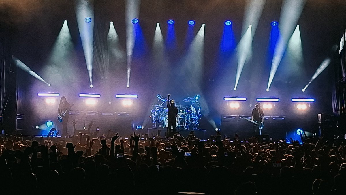 RockNRollTown's tweet photo. @Stevil_X @godsmack @ejektfest Godsmack | π»πππ πΈπ πΆπππππ - π»π’ππππππππ πππππππ
πΈ @Stevil_X
https://t.co/guNBaOsjf0
#RnRT #RockNRollTown #Godsmack #LycabettusTheatre #EjektFestival
π Ejekt Festival https://t.co/Bqu8AMY07V