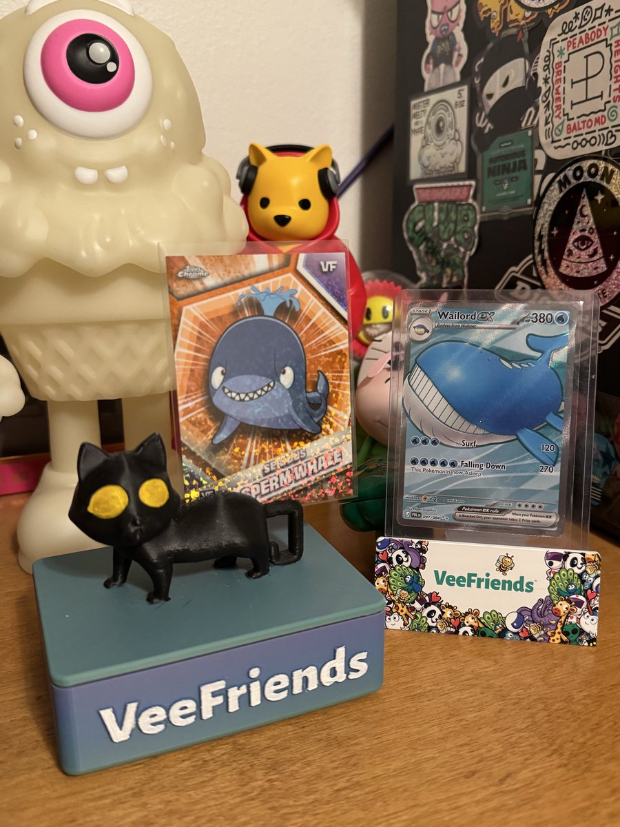 freedwillard's tweet photo. GMGM. 

A couple cards I ordered came in today, and of course they are following theme. 

#gmwaves #splashsplash 🌊🐳🌊

25/25 is a whole lotta 5s @garyvee 😅
@CardPurchaser https://t.co/Z5nbWjFHLw