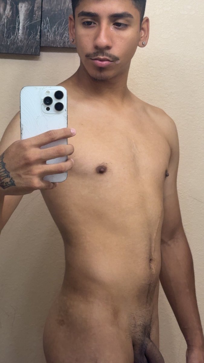 twinkxwhore's tweet photo. ￼mhm https://t.co/mfd33w4dwV