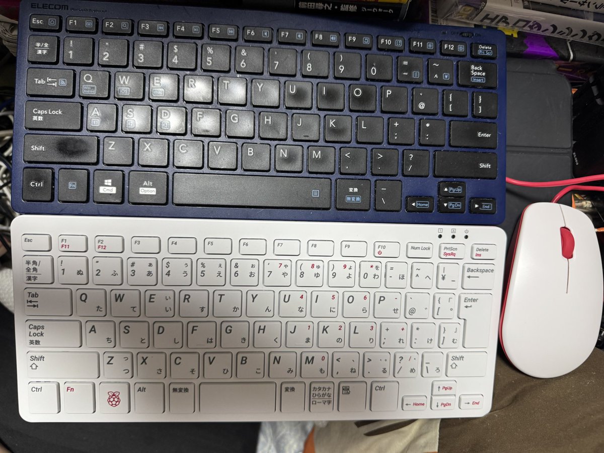 Lithelia's tweet photo. #Linux #RaspberryPi400
ラズパイ400、いやー面白いっすねー
今使ってるELECOMのキーボードと全く同じサイズですよ!
これで場所取らずにLinux PCとして動くんだから面白いw
流石に軽々と動くわけではないけどw
ちなみに、ストレージはmicroSDなので、複数あれば簡単に色々切り替えられます https://t.co/2n0MOQwUmo