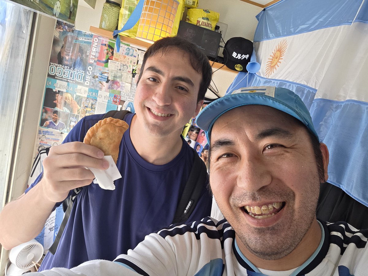 isamilanga's tweet photo. Desde que arranqué mi local el abril del 2025,desde todos lados,me visitaban los argentinos🇦🇷🛫🛬🇯🇵
Unos me vistaban desde Jujuy,otros desde Patagonia...
Hoy,por fin,me visitó el primer Riojano!!!😭
Ya me visitaban los argentinos desde todas las provincias argentinas🇦🇷🥟🩵🤍🩵🤩 https://t.co/yRFBmeOeCR