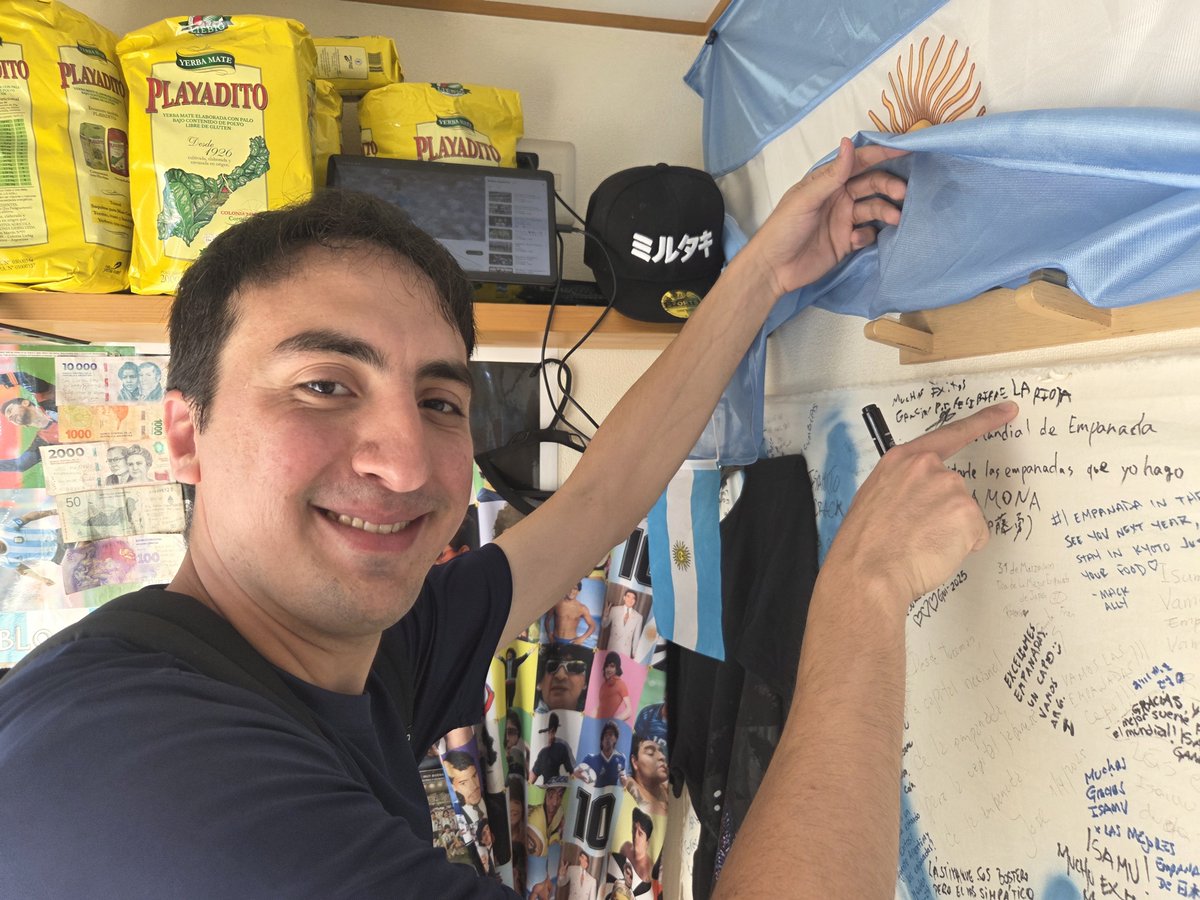 isamilanga's tweet photo. Desde que arranqué mi local el abril del 2025,desde todos lados,me visitaban los argentinos🇦🇷🛫🛬🇯🇵
Unos me vistaban desde Jujuy,otros desde Patagonia...
Hoy,por fin,me visitó el primer Riojano!!!😭
Ya me visitaban los argentinos desde todas las provincias argentinas🇦🇷🥟🩵🤍🩵🤩 https://t.co/yRFBmeOeCR