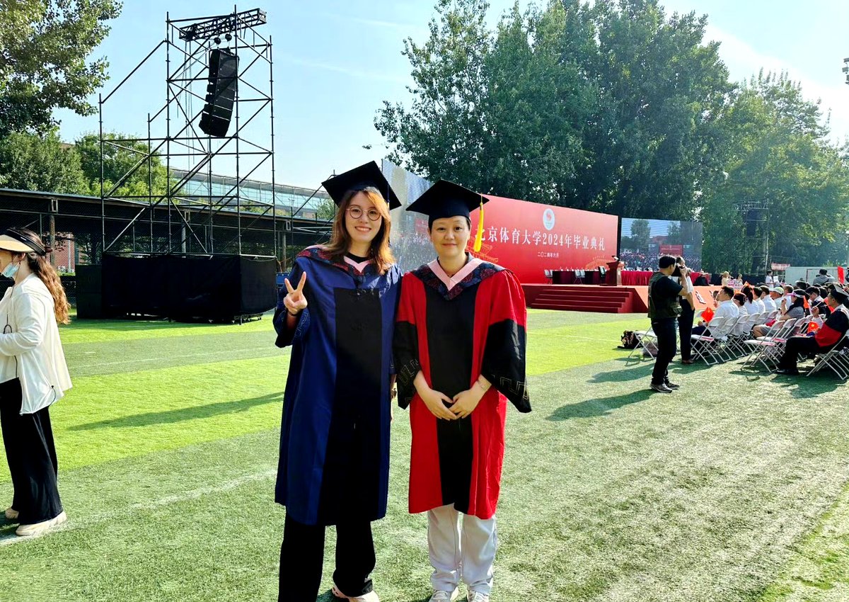 ipxer1984's tweet photo. Proud grad!  Walked across the stage, hugged my favorite profs, and now heading for whatever’s next with my campus photo album. Grad season hits different every time—cheers to every late night that paid off! https://t.co/sND2Me25Cq