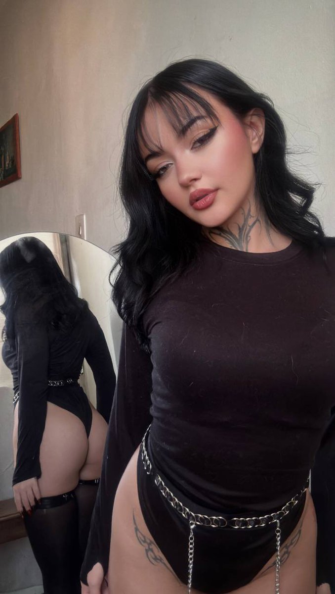 yeli_quinn's tweet photo. Front or back ? https://t.co/Jjft66oy6l