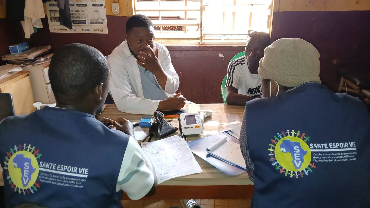 Sevguinee's tweet photo. Siguiri | Dans le cadre de la 2ᵉ supervision trimestrielle de la phase 2 du dispositif #SOFIA, l'équipe de l'ONG @sevguinee a rencontré les autorités sanitaires et visité les centres de santé de Bolibana, Siguirikoro et Kintinian. https://t.co/UmsoNfGYXF