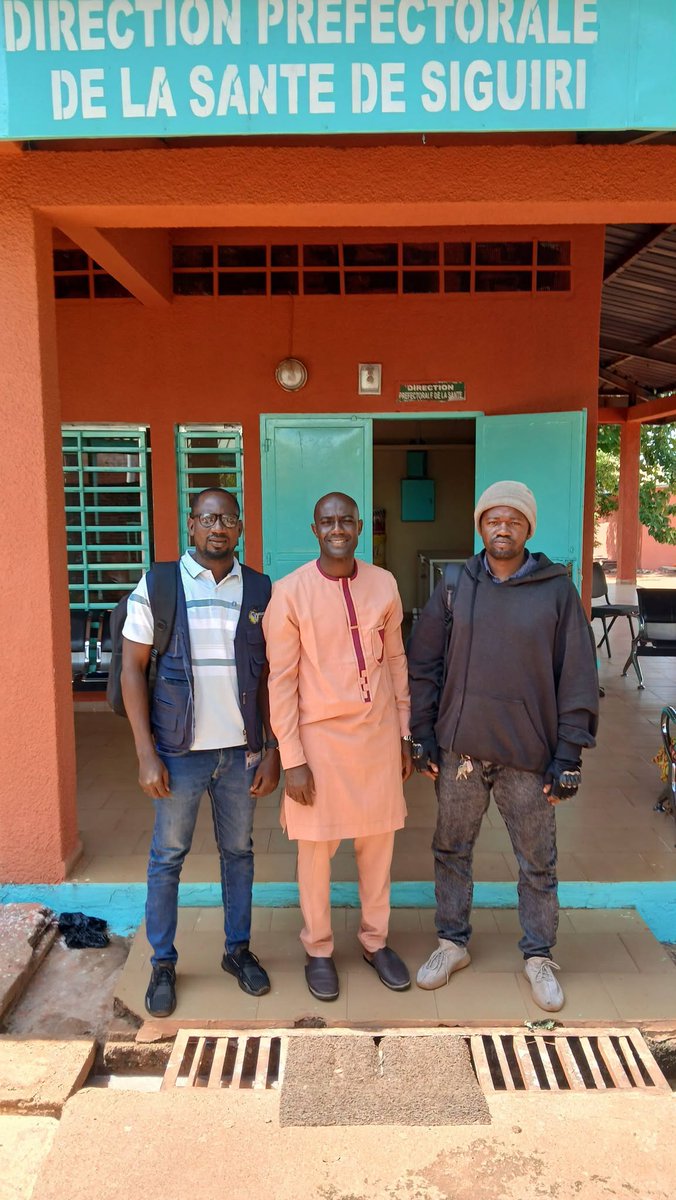 Sevguinee's tweet photo. Siguiri | Dans le cadre de la 2ᵉ supervision trimestrielle de la phase 2 du dispositif #SOFIA, l'équipe de l'ONG @sevguinee a rencontré les autorités sanitaires et visité les centres de santé de Bolibana, Siguirikoro et Kintinian. https://t.co/UmsoNfGYXF
