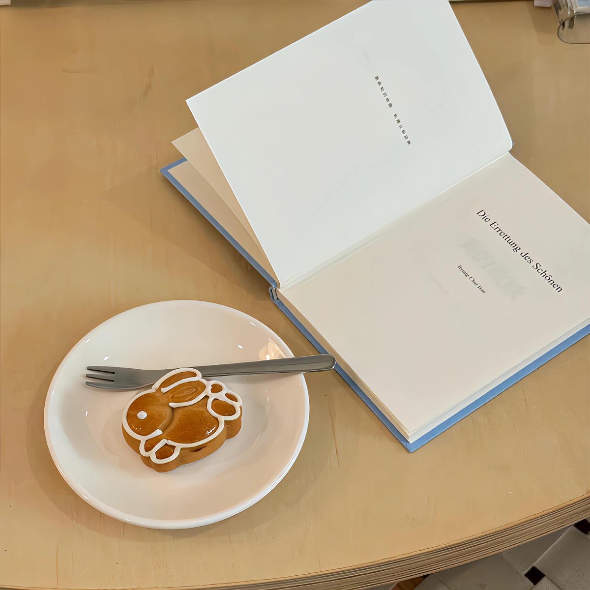 debjit_saha1's tweet photo. Just finished this game-changing nonfiction book about life habits — every page had a thought-provoking take I’ll carry with me forever. Highly recommend adding it to your TBR list! https://t.co/CvdFOohzqL