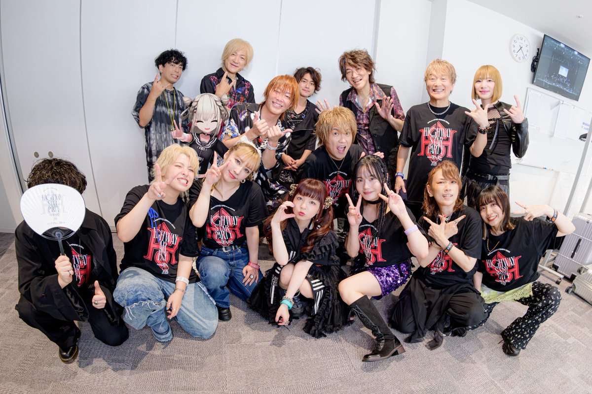 NamiTamaki0601's tweet photo. #HSPARTY2026
 改めて本当にありがとうございました！
e-ZUKAさん率いるバンドメンバーの皆様の演奏で歌えたこと、尊敬する大先輩方、後輩の皆とご一緒できた事、熱いお客様のお蔭様で最高のパーティーでした🔥
男性楽屋では先輩達の優しさで女王様のように撮らせて頂きました🤣
またお会いしましょう https://t.co/y2E3BYKhbX
