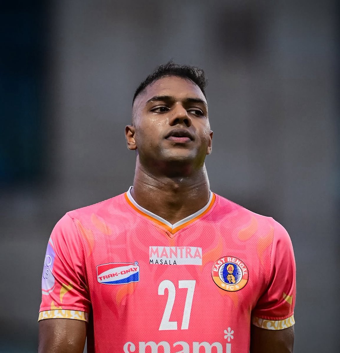 kar_subhayan's tweet photo. Jay Gupta wasn’t impressive last season either. Now people will understand why Manolo Márquez kept him on the bench at Goa.

#IndianFootball #EastBengalFC https://t.co/wYNnChsRfd