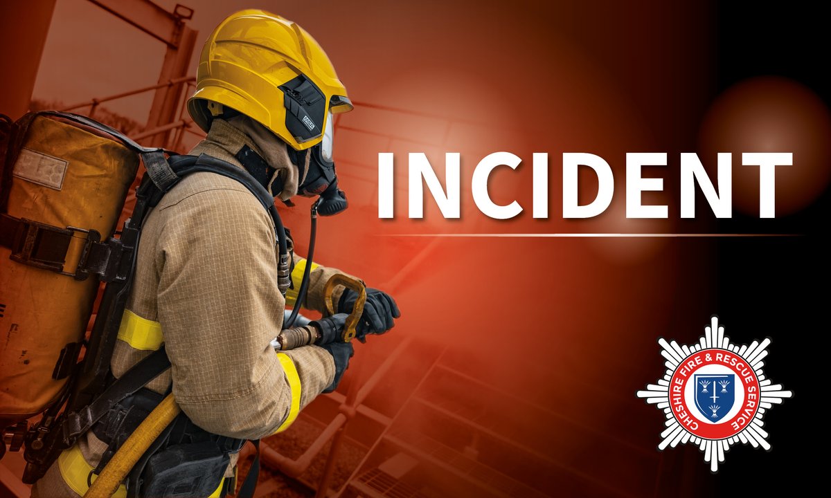 CheshireFire's tweet photo. INCIDENT - CHESTER | Emergency services are in attendance at a disused building fire on Hoole Way. Traffic is building in the area, so please check if you are travelling into Chester this evening. Updates will be added to our website: https://t.co/6HYaOzkrSS https://t.co/VojIkvwQLU