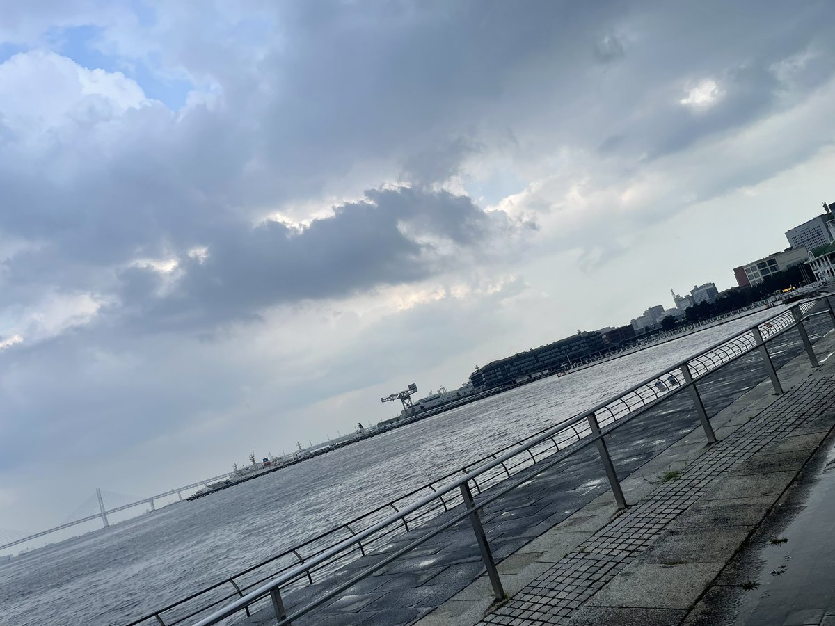 Y2_vlog_com's tweet photo. みなとみらいに行ってきました！

普段行かない場所に行くと
新しい発見が沢山ありますよね！

名物の赤レンガ倉庫が
印象的でした！

#データエンジニア https://t.co/fsNXFHFoBM