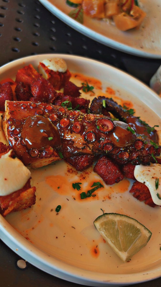 dj_branning's tweet photo. @TheCamProgram @RobiMangia @jwalkermobile @WallyCummins @bobounds @SmithDestin Seventh south waterfront. Golden beet salad, charred octopus, chorizo crusted snapper, white chocolate raspberry bread pudding with cardamom ice cream. 👌 https://t.co/UzZTEoZELx