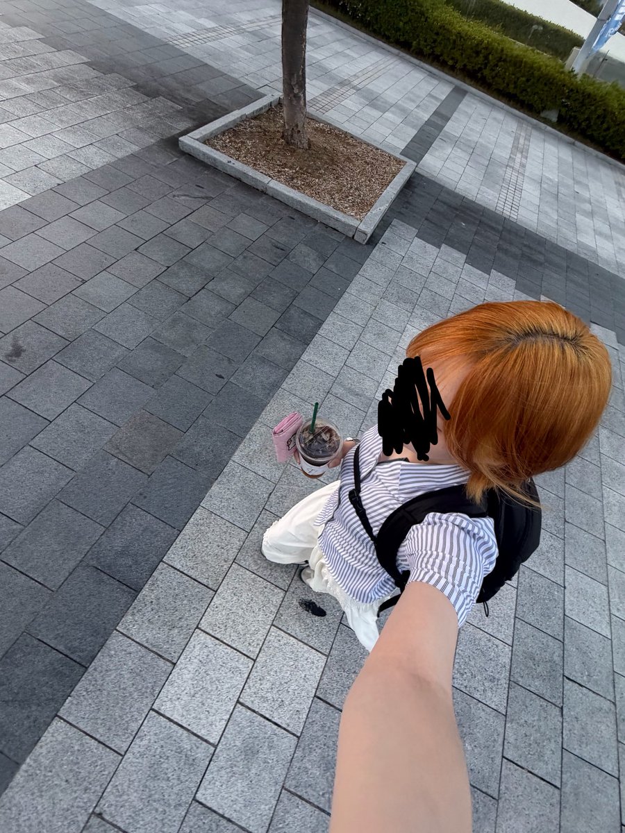 prof326's tweet photo. 약 2주간 나사장님과 같은 머리색으로 지내서너무……즐거웟어요……. 이제는탈색을한번더조지고밝은머리가되어볼랍니다 https://t.co/8aGnUFipyW