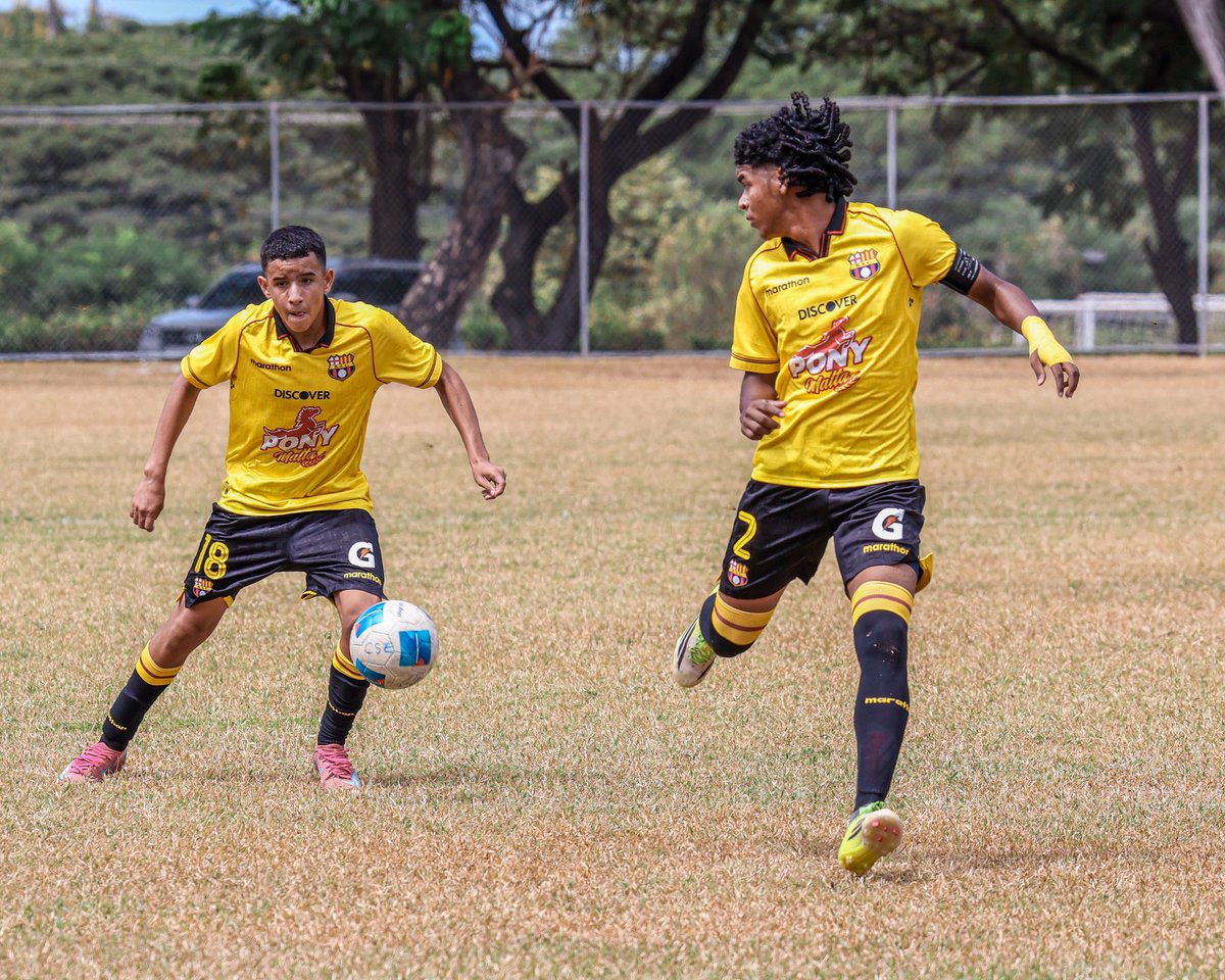 BSCEutimios's tweet photo. #U15 | 25’ ⏰ 

CSE 0-1 #BSC 

Kendry Angulo ⚽️

#CampeonatoNacional
#BarcelonaMiPasión https://t.co/BIpfAmlSxy
