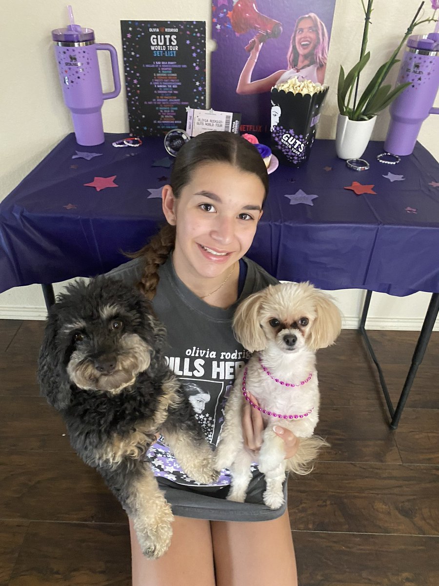 soclosetoguts's tweet photo. Hi! If anyone knows someone/has extra passes to olivia Rodrigo ACL live pleaseee let me know!!! I’ve been following olivia’s journey since the beginning and I’d love to go see her with my sis for her birthday !! 💓💓 https://t.co/jSOvhP27KM