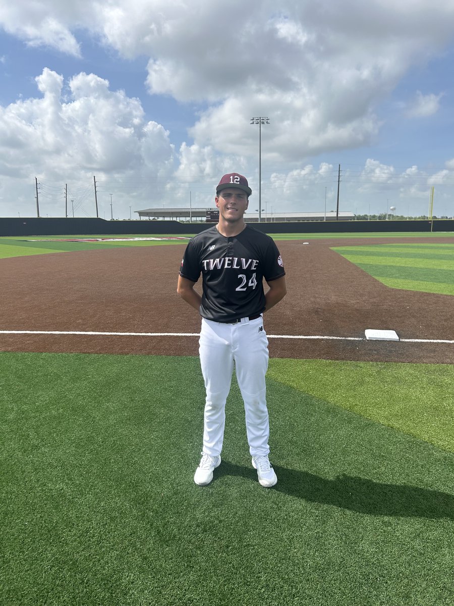 FiveToolTexas's tweet photo. F: @TwelveRecruits Silver 2027 18, G6 Prospects 0
PoG: @wyatthoffart 2-2, 2 3B, RBI, 2 BB
Pitcher: @Hunter191726 4 IP, 10K, 2H, 2 BB https://t.co/clJHhH1b8g