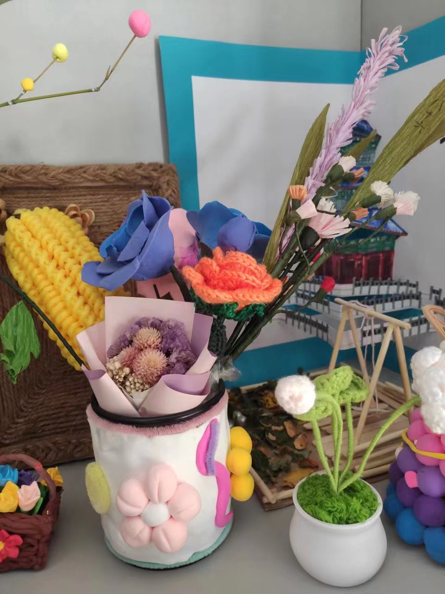 Stephen89753658's tweet photo. Join our campus art club's handmade fair this Saturday, 2-5 PM at Student Center Lobby! Explore creative crafts, chat with local artists, and grab unique works at fair prices ， https://t.co/hg4YZaCjQU