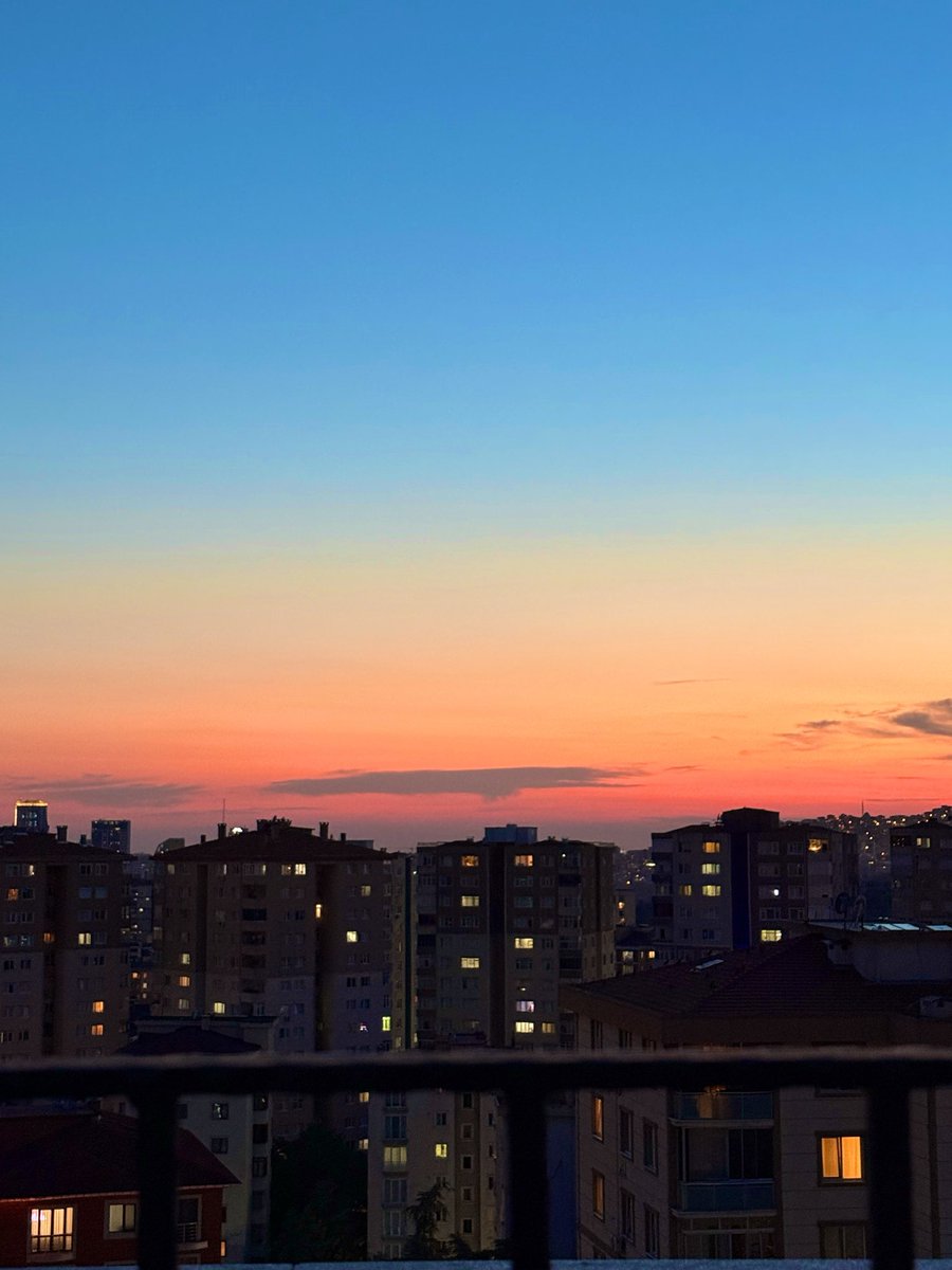 Loyaaaa21's tweet photo. 💜 https://t.co/XMmlOjR8dy