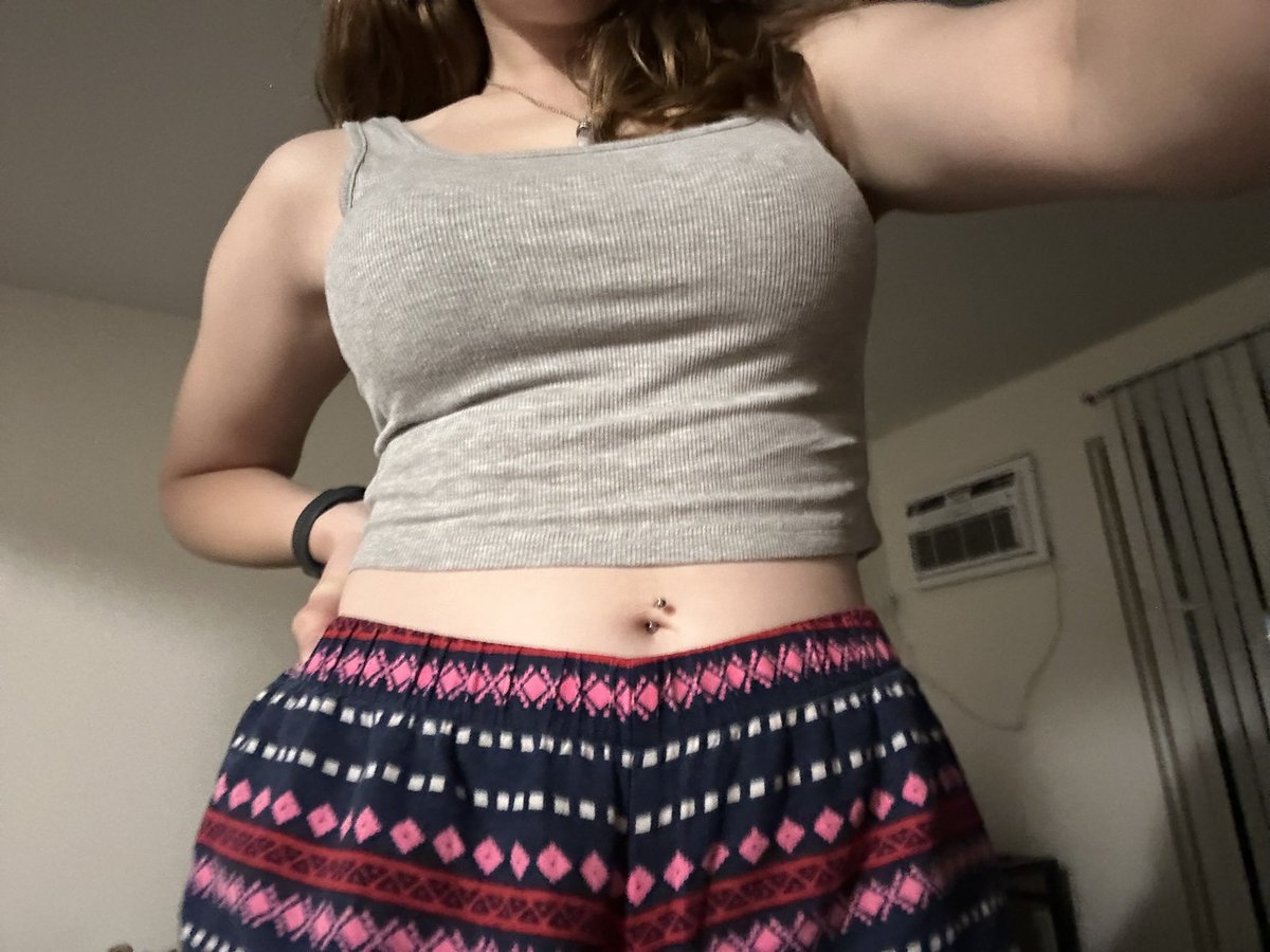 d1rty_g1rl's tweet photo. ☆ 20 yrs old, mdni
☆ hypersexual
☆ almost exclusively a sub
☆ cnc, size kink, free use, somno, intox play, masochist
☆ pansexual
☆ looking for moots!! https://t.co/RzkeVhlVtM