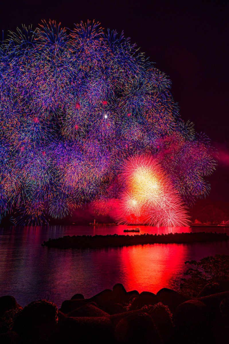 urapon_pic's tweet photo. きほく燈籠祭 2026
彩雲孔雀千輪をいつもとは違う角度から。 https://t.co/cdb3Zc8EGH
